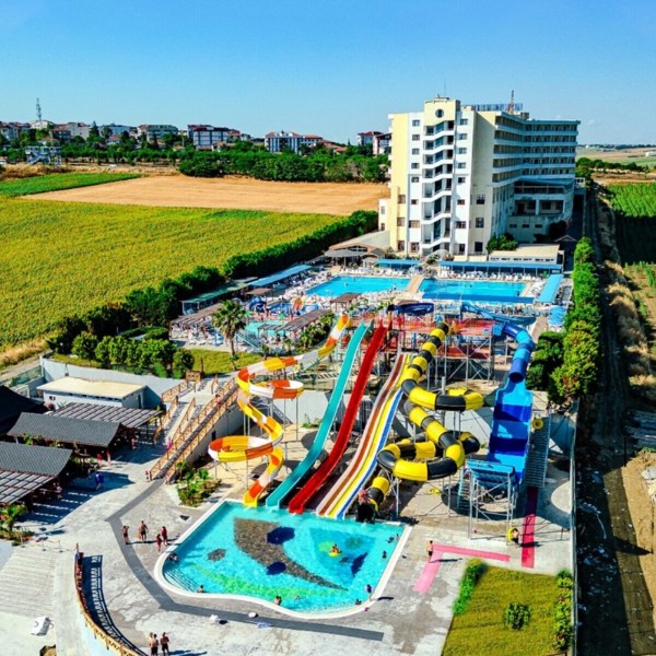 Bir Yaz Klasiği Silivri Eser Diamond Aqupark’ta Gün Boyu Sınırsız Eğlence Bileti 2