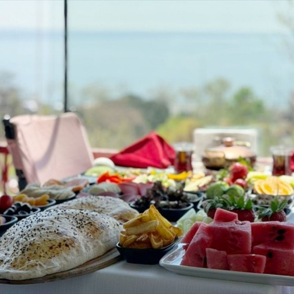 Sultanahmet Marbella Restaurant'ta Deniz Manzarası Eşliğinde Kahvaltı Keyfi 2