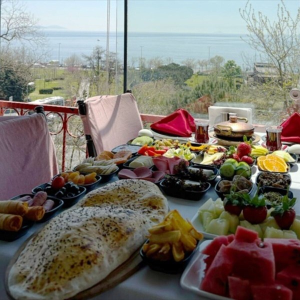 Sultanahmet Marbella Restaurant'ta Deniz Manzarası Eşliğinde Kahvaltı Keyfi 3